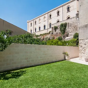 Bed & Breakfast Intalloi, Noto